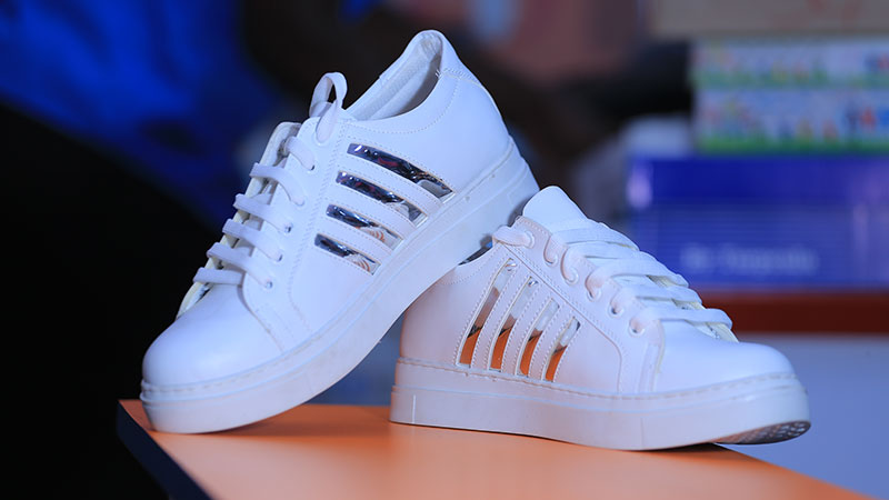 White casual Shoes